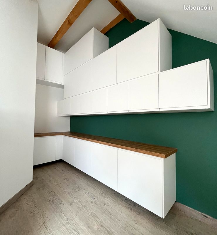 découvrez un artisan intérieur passionné pour la rénovation, la décoration et l’aménagement sur mesure de vos espaces. conseils personnalisés, qualité et professionnalisme garantis.