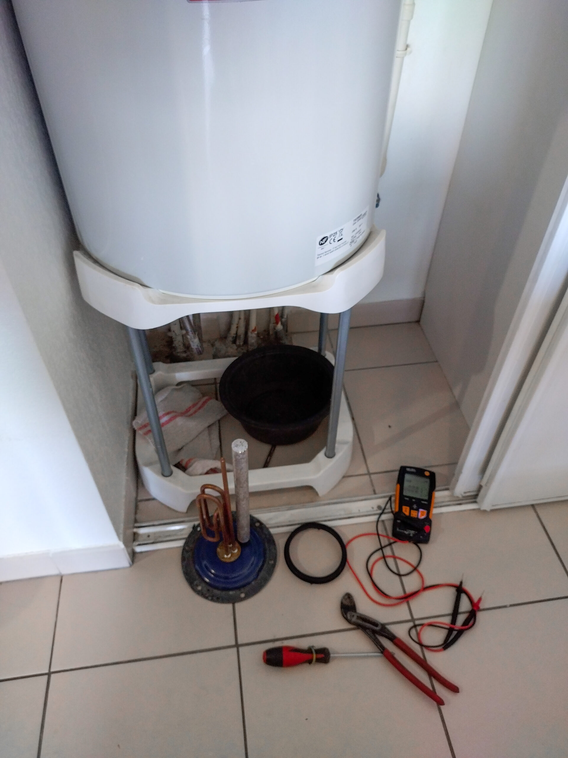 besoin de remplacer votre chauffe-eau &agrave; levallois ? intervention rapide, installation professionnelle et devis gratuit pour un nouveau chauffe-eau adapt&eacute; &agrave; vos besoins. contactez-nous d&egrave;s maintenant !