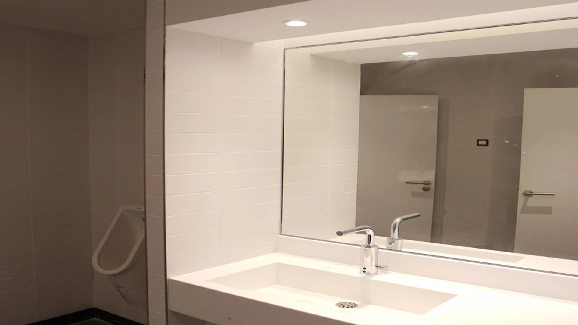 d&eacute;couvrez notre service de r&eacute;novation &agrave; levallois : experts en travaux de r&eacute;novation int&eacute;rieure et ext&eacute;rieure pour appartements, maisons et bureaux. devis gratuit, conseils personnalis&eacute;s et r&eacute;alisation de qualit&eacute;.