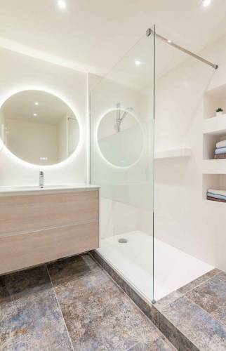 confiez la rénovation de votre salle de bain à levallois-perret à des experts qualifiés. service sur mesure, conseils personnalisés et finitions de qualité pour transformer votre espace selon vos envies.