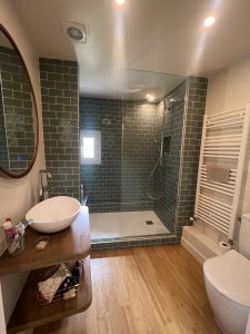 trouvez une r&eacute;novation de salle de bain pas ch&egrave;re &agrave; levallois-perret. profitez de solutions &eacute;conomiques et sur-mesure pour moderniser votre salle d&rsquo;eau, avec des artisans qualifi&eacute;s pr&egrave;s de chez vous.