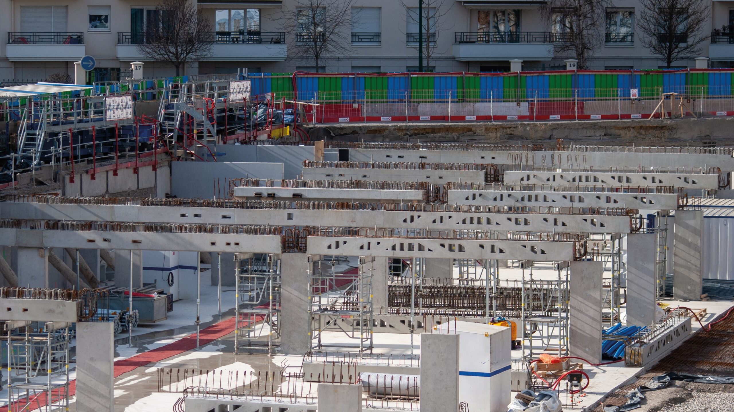 d&eacute;couvrez les travaux innovants men&eacute;s &agrave; levallois : projets urbains, am&eacute;liorations technologiques et initiatives durables pour transformer la ville et am&eacute;liorer la qualit&eacute; de vie des habitants.