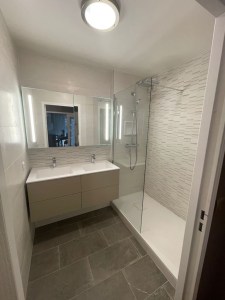 r&eacute;alisez vos travaux de salle de bain &agrave; levallois-perret avec des artisans qualifi&eacute;s. r&eacute;novation, am&eacute;nagement, installation : profitez de conseils personnalis&eacute;s et d&rsquo;un devis gratuit pour transformer votre salle de bain.