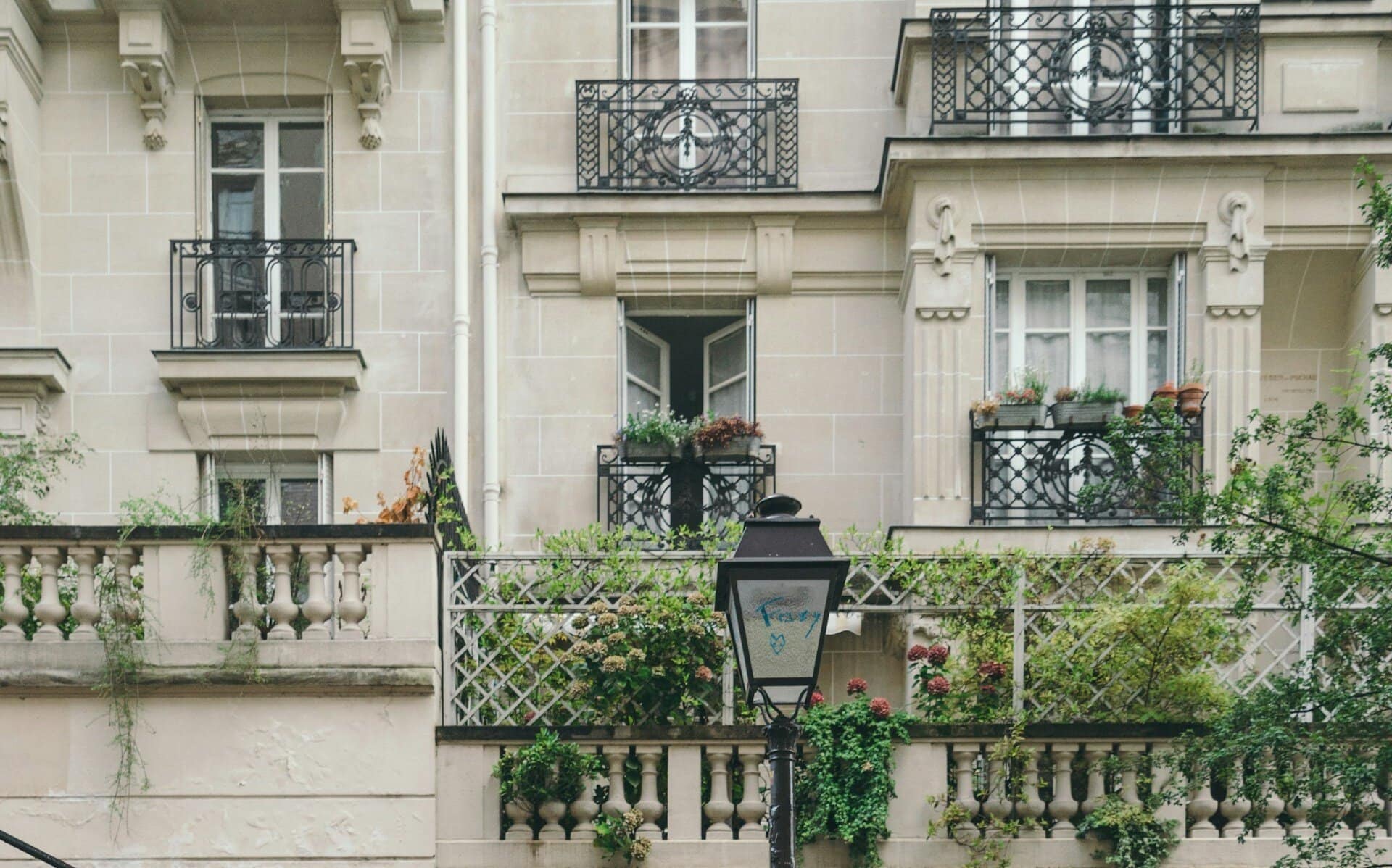 d&eacute;couvrez les meilleures entreprises de r&eacute;novation &agrave; paris pour tous vos projets, du plus petit au plus grand, avec des professionnels qualifi&eacute;s et exp&eacute;riment&eacute;s.